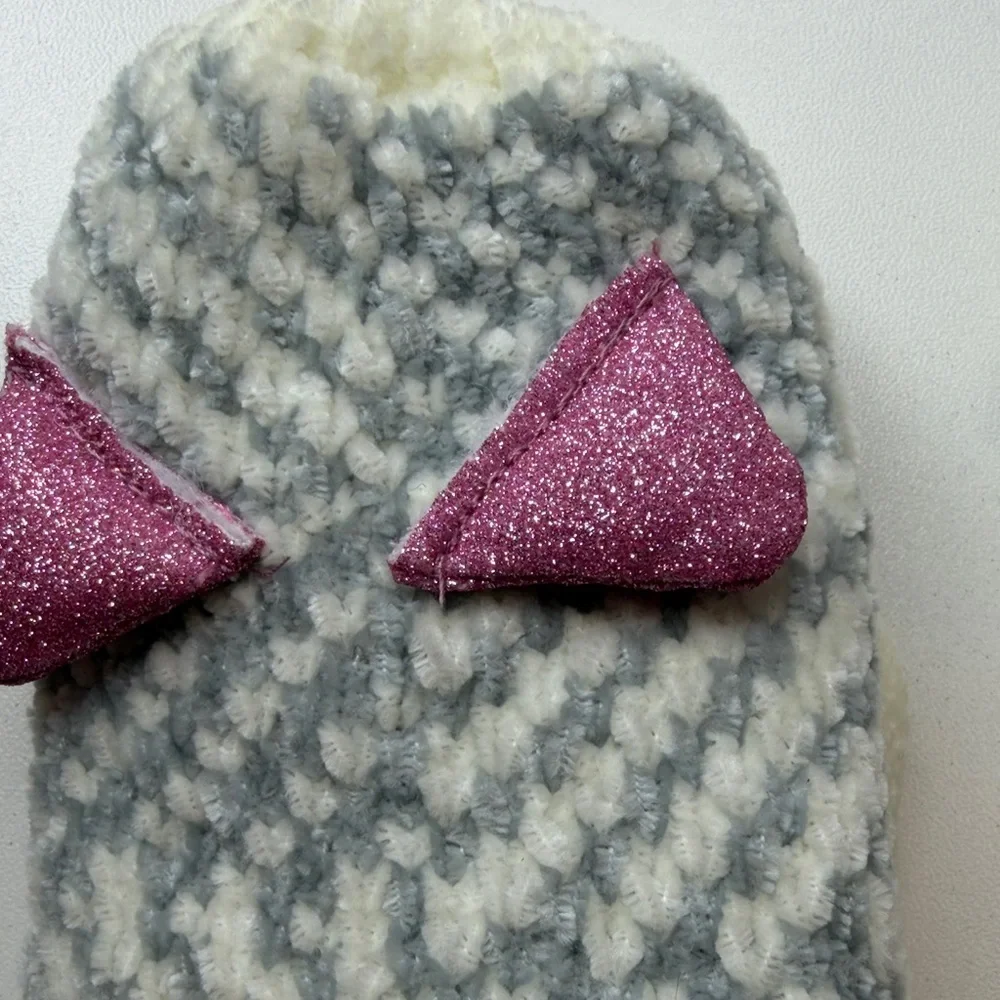 Adorable Gray and Pink Cat Beanie and Mittens Set Kids age 3-6 NWOT